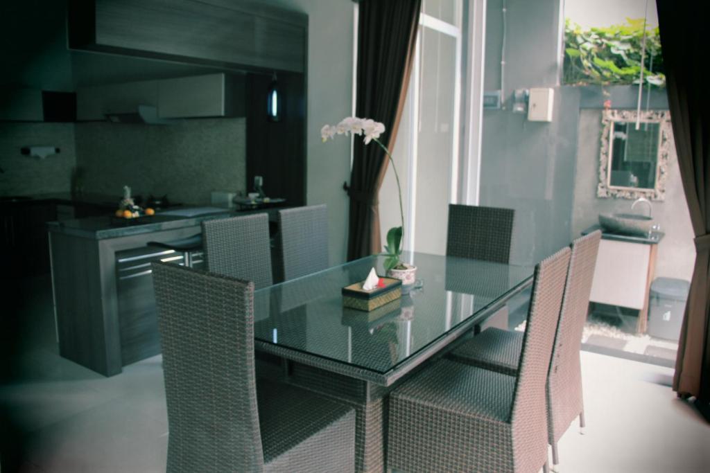 The Nakula Villas Кута Номер фото